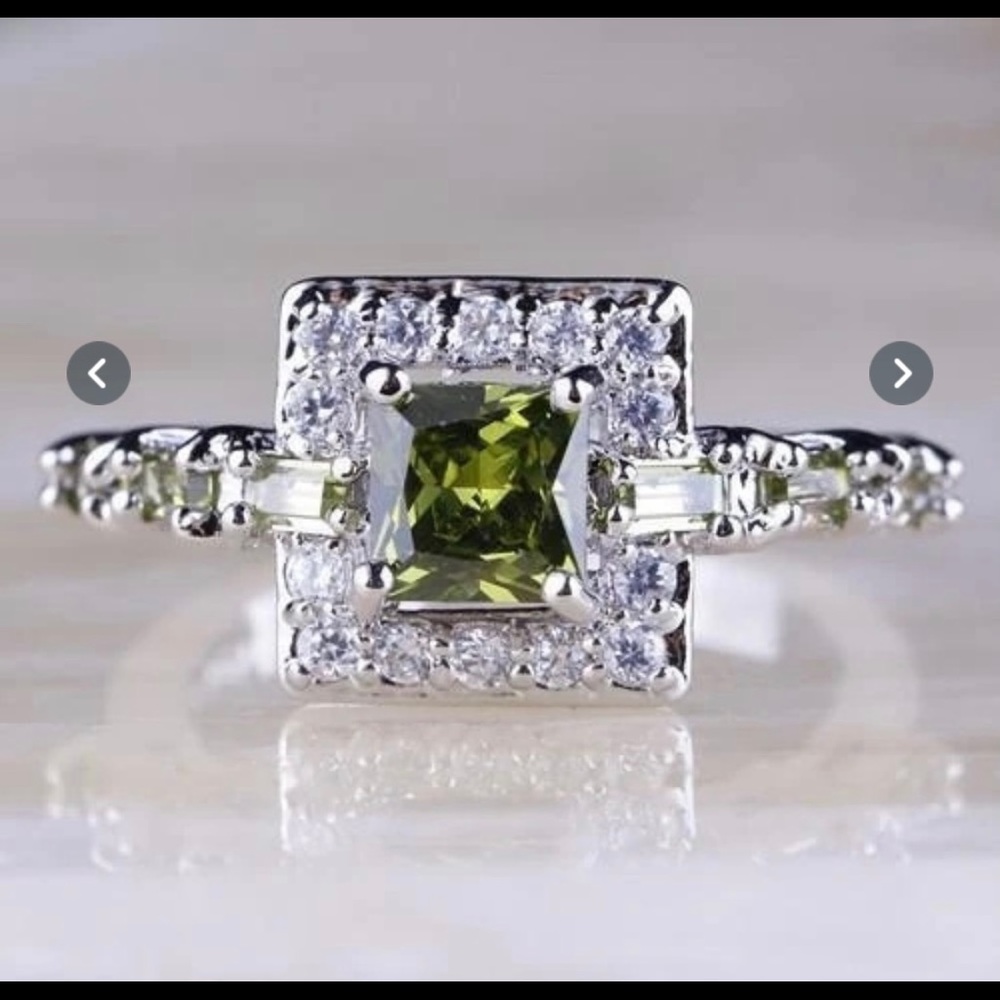 Silver plated peridot stone ring